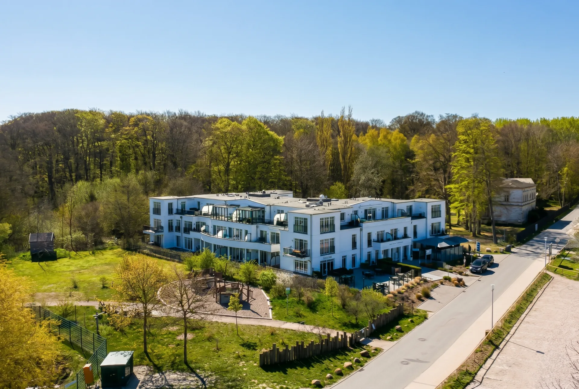 Linden-Palais und Grand Hotel Heiligendamm aus der Luft